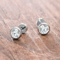 Boucle d'oreille homme pierre point de lumière 8mm
